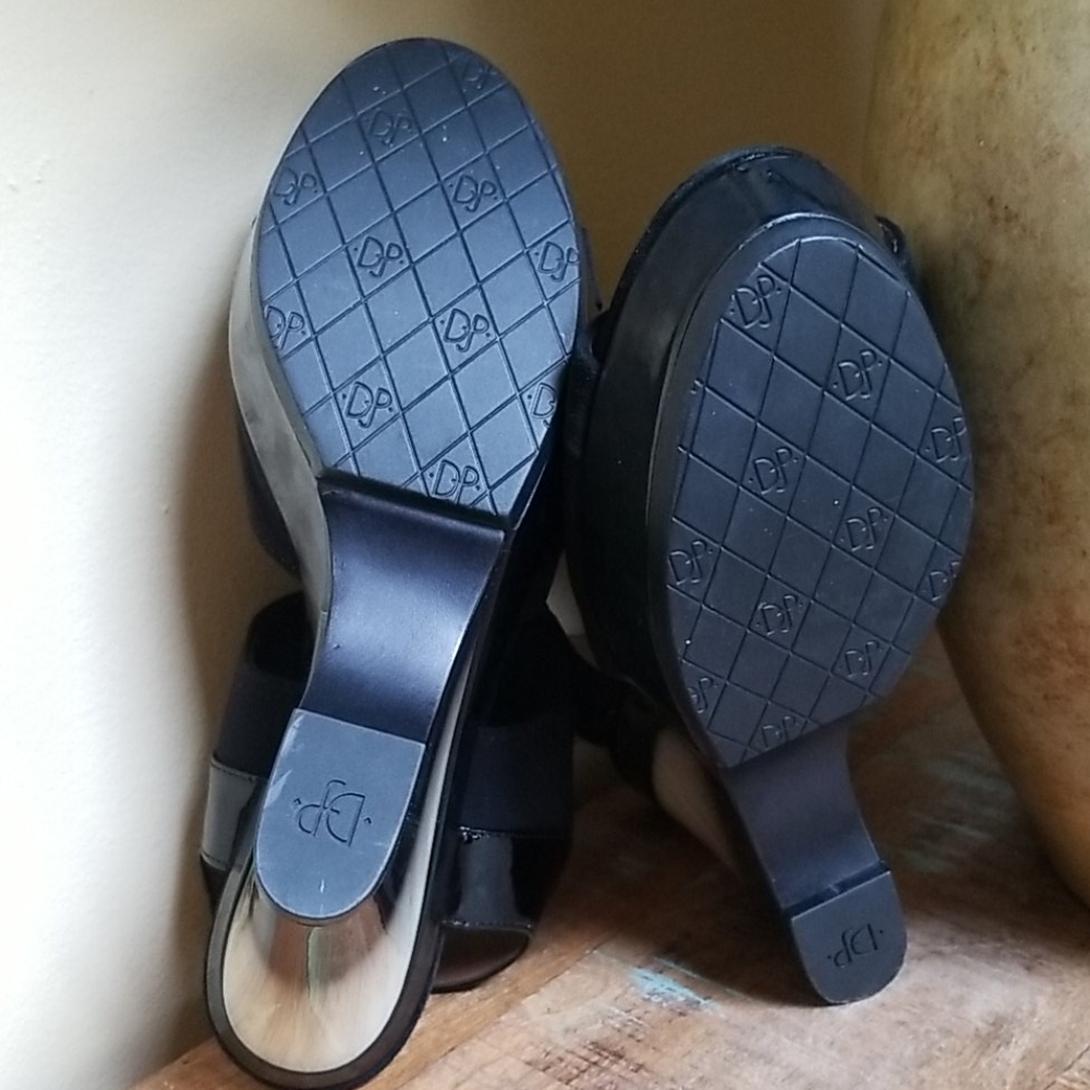 NWOT Donald J. Pliner Dyno 2 Tone Wedges - SZ 10 - Picture 7 of 7